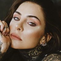"¡Prohibido!": Cande Tinelli separó las piernas y no se percató pero ¡se vio todo!