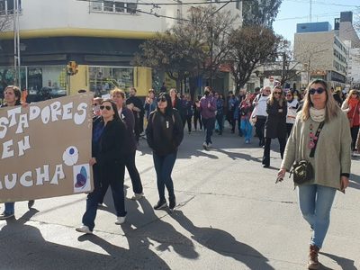 Se movilizó el colectivo de discapacidad del Alto Valle por falta de pago en prestaciones