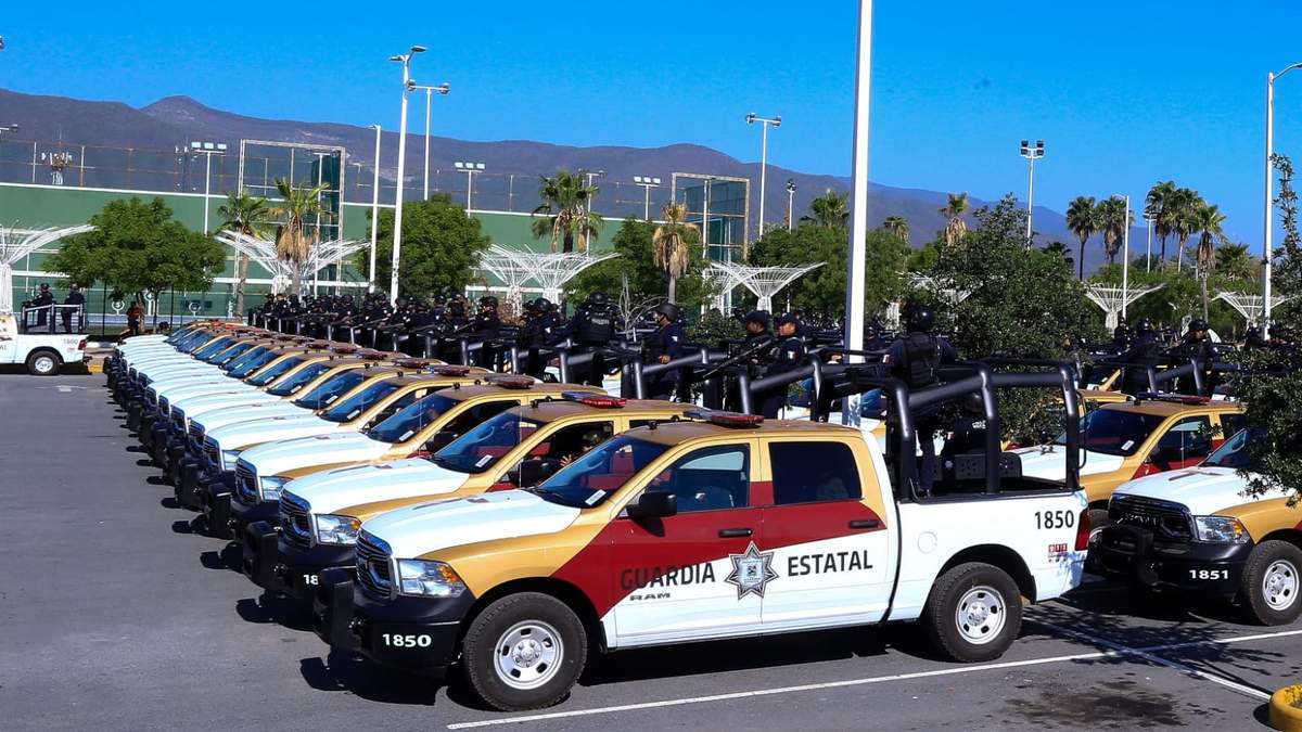 Entrega Gobernador cien patrullas más a la Guardia Estatal