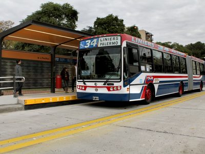¿Quién lo paga? Propusieron transporte gratuito en la Ciudad para personal esencial