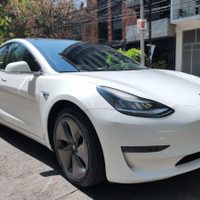 Tesla llama a revisión a sus autos Model 3 por falla en la suspensión