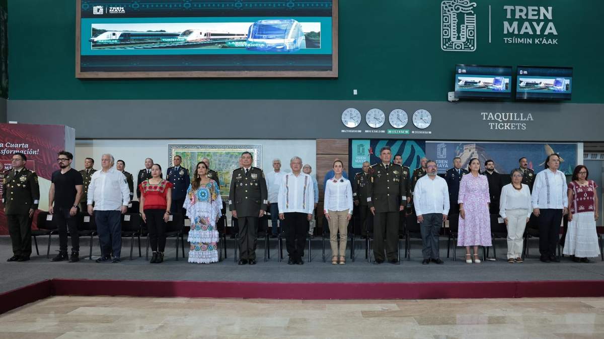 AMLO y Claudia Sheinbaum en la entrega de la estación Chetumal del Tren Maya