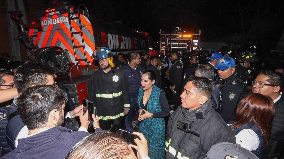 Sandra Cuevas acudió al sitio del incendio