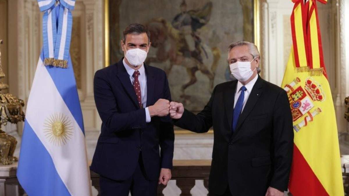 Pedro Sánchez y Alberto Fernández. Fuente: (Twitter)