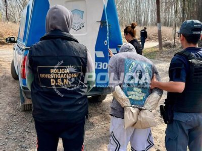 Tirotearon un móvil policial en la zona de chacras de Centenario; hay dos detenidos