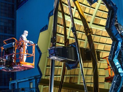 El telescopio Webb despliega con éxito su enorme espejo principal