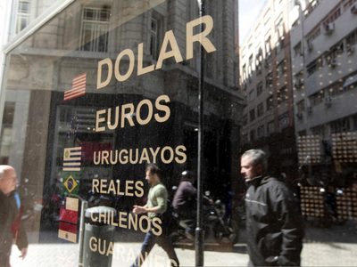 El dólar blue arranca la semana a $132 para la venta