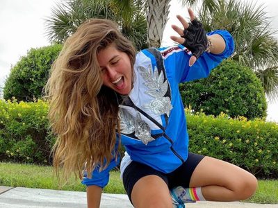 Mensaje de amor y postal veraniega: así irrumpió Loly Antoniale en las redes sociales