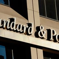 Pese a optimismo oficial, S&P baja a 'negativa” calificación de México