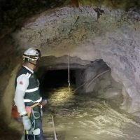 Rescatan al primer minero sepultado en la mina Santa Fe, en Rosario, Sinaloa
