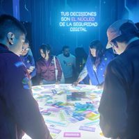 "Misión Cyborg" la exposición que busca acercar a jóvenes a las finanzas digitales