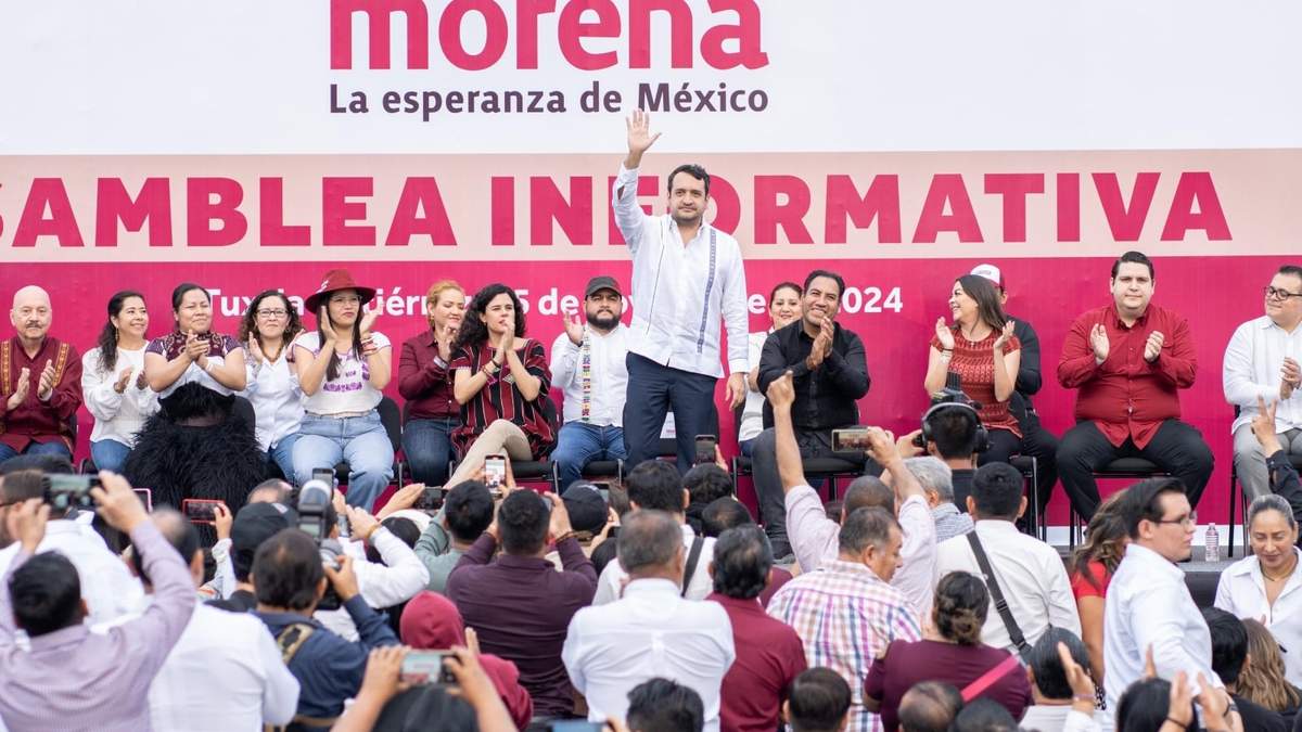 Andrés Manuel López Beltrán en el mitin de Morena