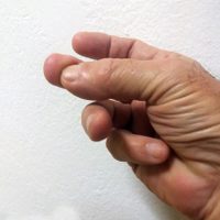 Con solo chasquidos de dedos: hacé este valioso ritual para atraer fortuna y buena energía