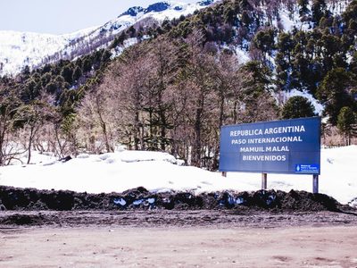 Defensa Civil realiza labores de rescate en la cordillera por temporal de nieve
