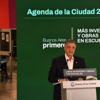 Jorge Macri anunció una millonaria inversión para obras en escuelas