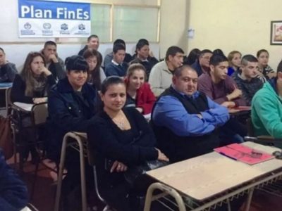 Habilitan la inscripción para finalizar el secundario con el Plan FinEs en Neuquén