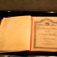 Trasladan Constitución de 1917 del Archivo General de la Nación a Palacio Nacional