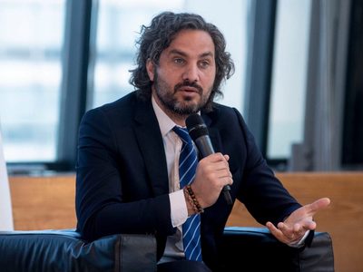 "Vacunatorio VIP": Santiago Cafiero quiso justificar a Zanini y terminó peleándose al aire