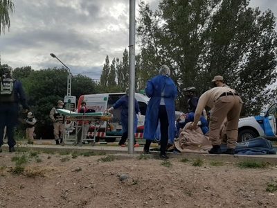 Una mujer fue salvada por Prefectura en la costa del Limay