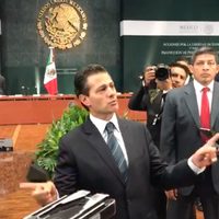 Periodistas demandan justicia a Peña Nieto en Los Pinos (Video)