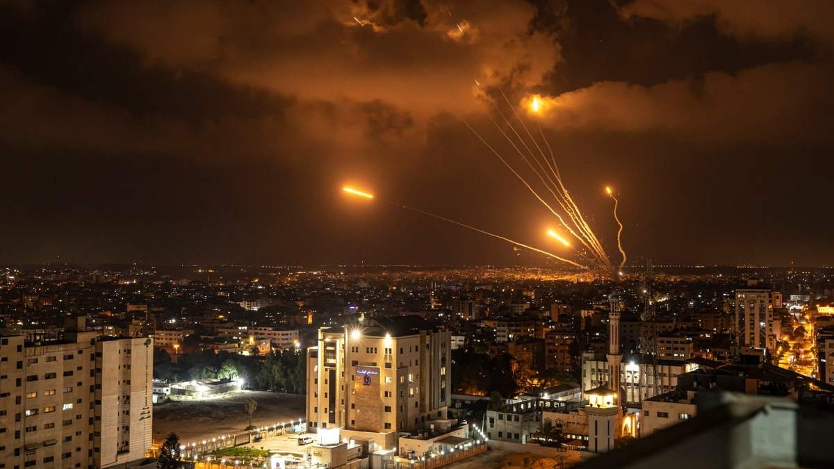 Cohetes disparados por militantes palestinos hacia Israel desde Gaza