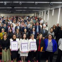 Otorgan a científicas el Premio Matilde Montoya