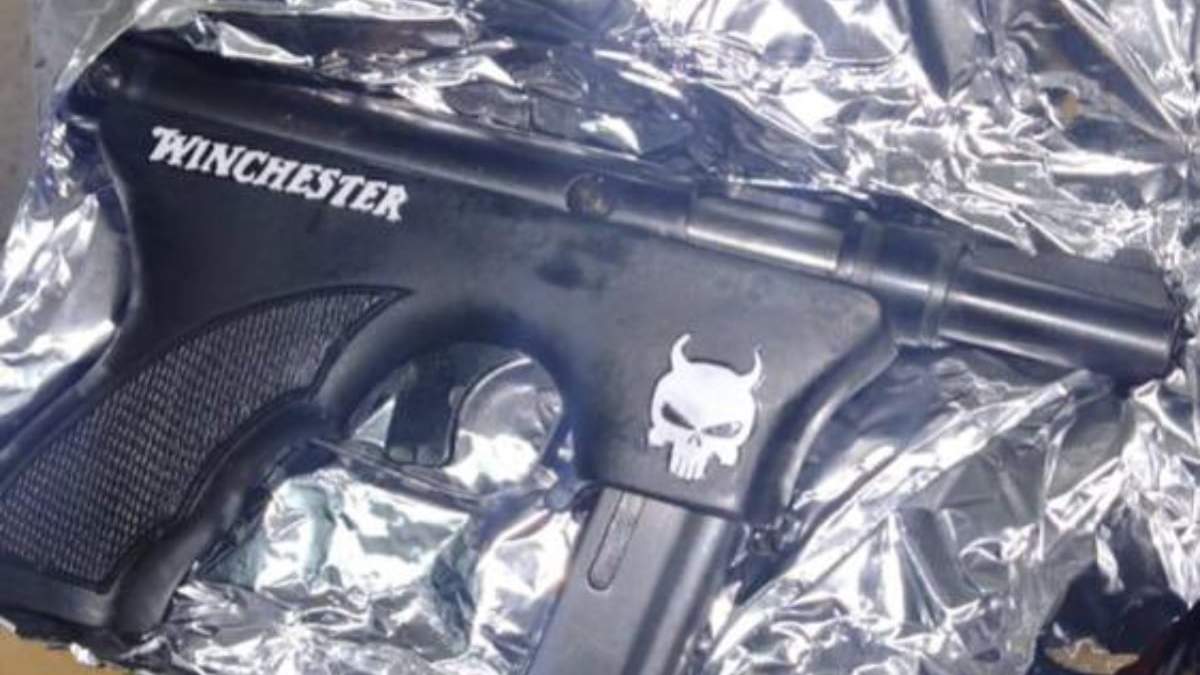 Una de las armas decomisadas