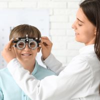 Lentes gratis para niños de primaria: así funciona el programa social Vive Saludable