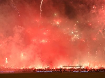 Era de esperarse: el Monumental fue clausurado por el uso excesivo de bengalas