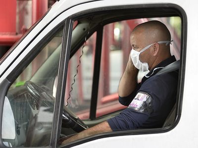¿Hay que usar barbijo para andar en auto?