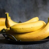 Seguro no lo conocías: el truco para conservar las bananas que compraste de oferta por casi 10 días