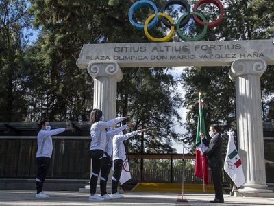 Abanderan a la delegación mexicana para los Juegos Olímpicos de invierno