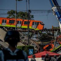 Accidente o siniestro: México revela por qué colapsó el tramo 12 de la línea del Metro