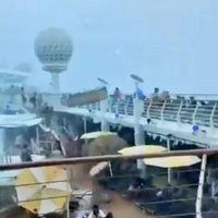 Repentina tormenta desata pánico entre pasajeros de un crucero (Video)
