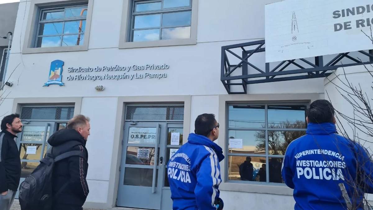 Los impactos dieron en las paredes y una ventana del gremio. Fuente (Andrea Vázquez)