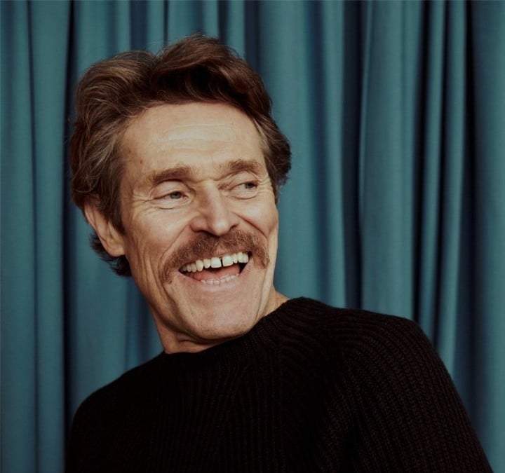 En la cinta, Dafoe da vida a Clem Hoatley