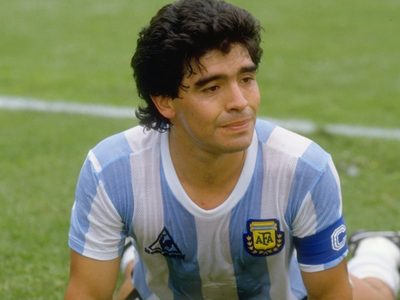 Falleció Diego Maradona: las primeras reacciones de los famosos