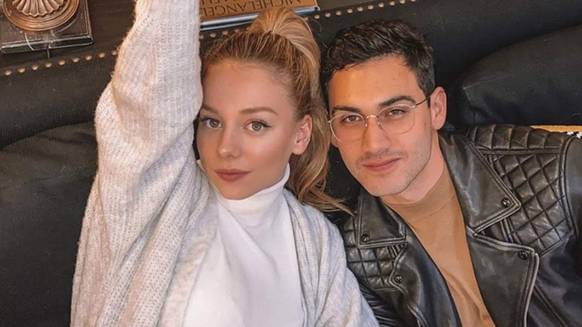 Ester Expósito y Alejandro Speitzer