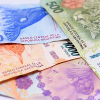Avanza la inflación y el BCRA prepara la salida del billete de 2000