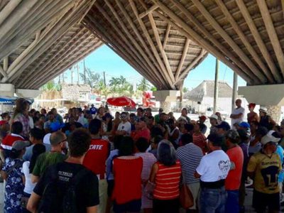 Acuerdan medidas para contrarrestar el déficit de servicios públicos en Holbox