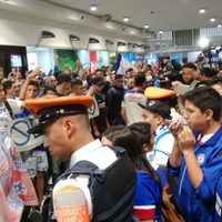 Aficionados de Monterrey agreden a seguidores de Cruz Azul (Video)