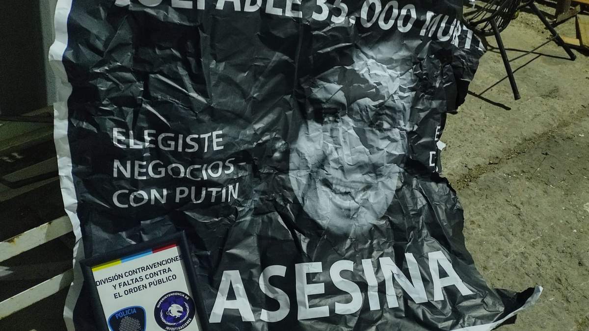 Afiches CFK. Fuente: (Twitter)