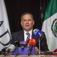 'Soy un hombre de leyes, acudiré al Senado”, dice Santiago Nieto tras su destitución