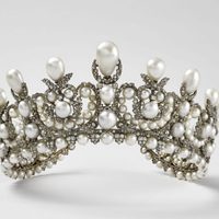 Cuáles son las piezas robadas de la colección de Napoleón del Museo Louvre
