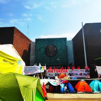 Antorchistas de Ixtapaluca refuerzan el plantón en la Cámara (Video)