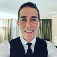 "Te amo": Rodolfo Barili vivió una noche intensa con velas y champagne, y subió el video