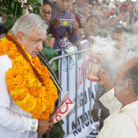 AMLO ofrece protección a implicados en el caso Ayotzinapa a cambio de información de los hechos
