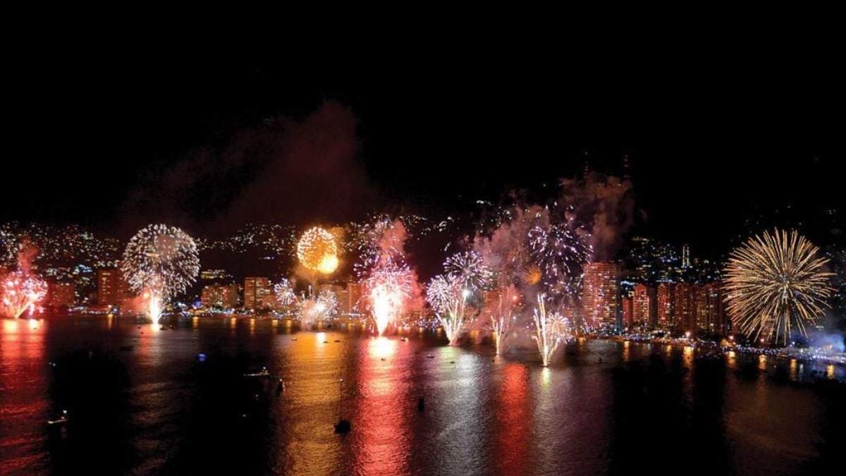 Espectáculo pirotécnico en Acapulco
