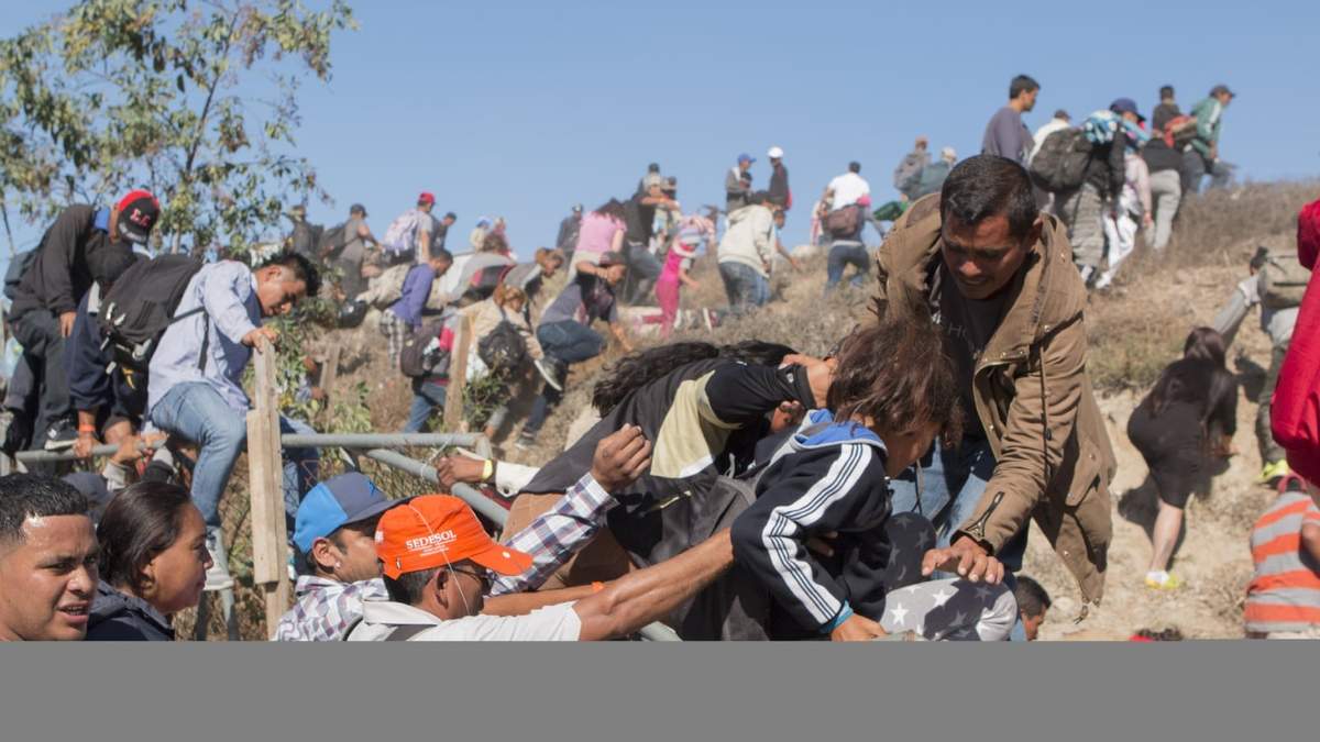 Migrantes en la frontera con EU