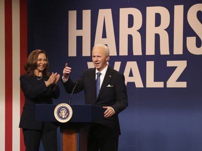 Maya Rudolph como Harris y Dana Carvey como Biden inician la temporada 50 de "Saturday Night Live"